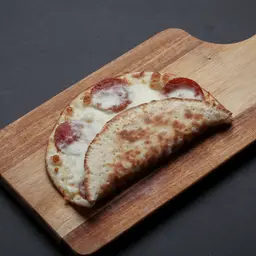 فطيرة قشقوان مع ببروني